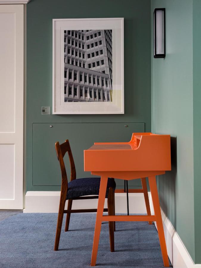 The Observatory Hotel Крайстчерч Екстер'єр фото A small desk in a home office