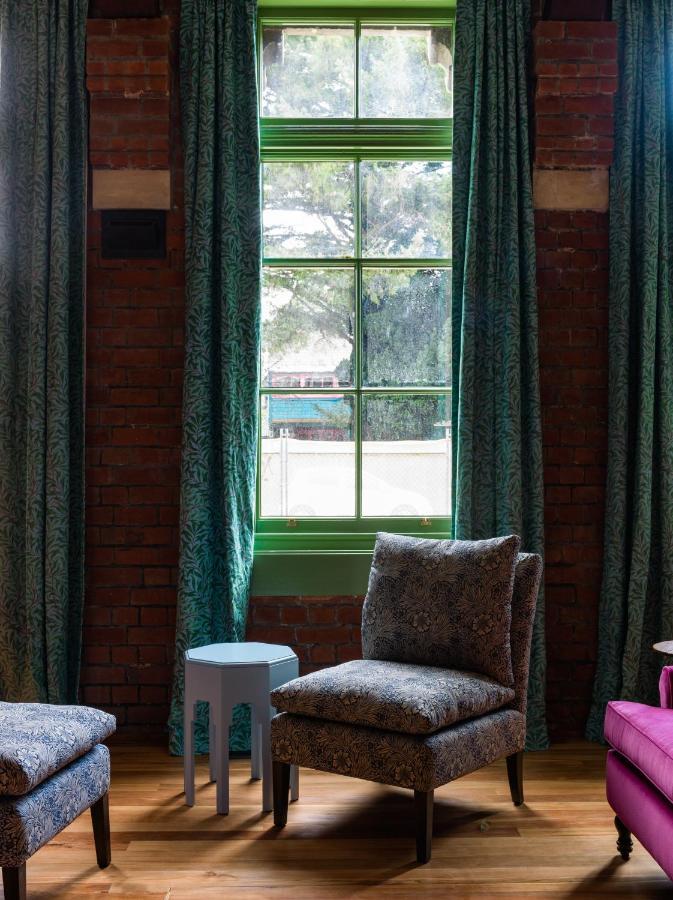 The Observatory Hotel Крайстчерч Екстер'єр фото Window in the living room