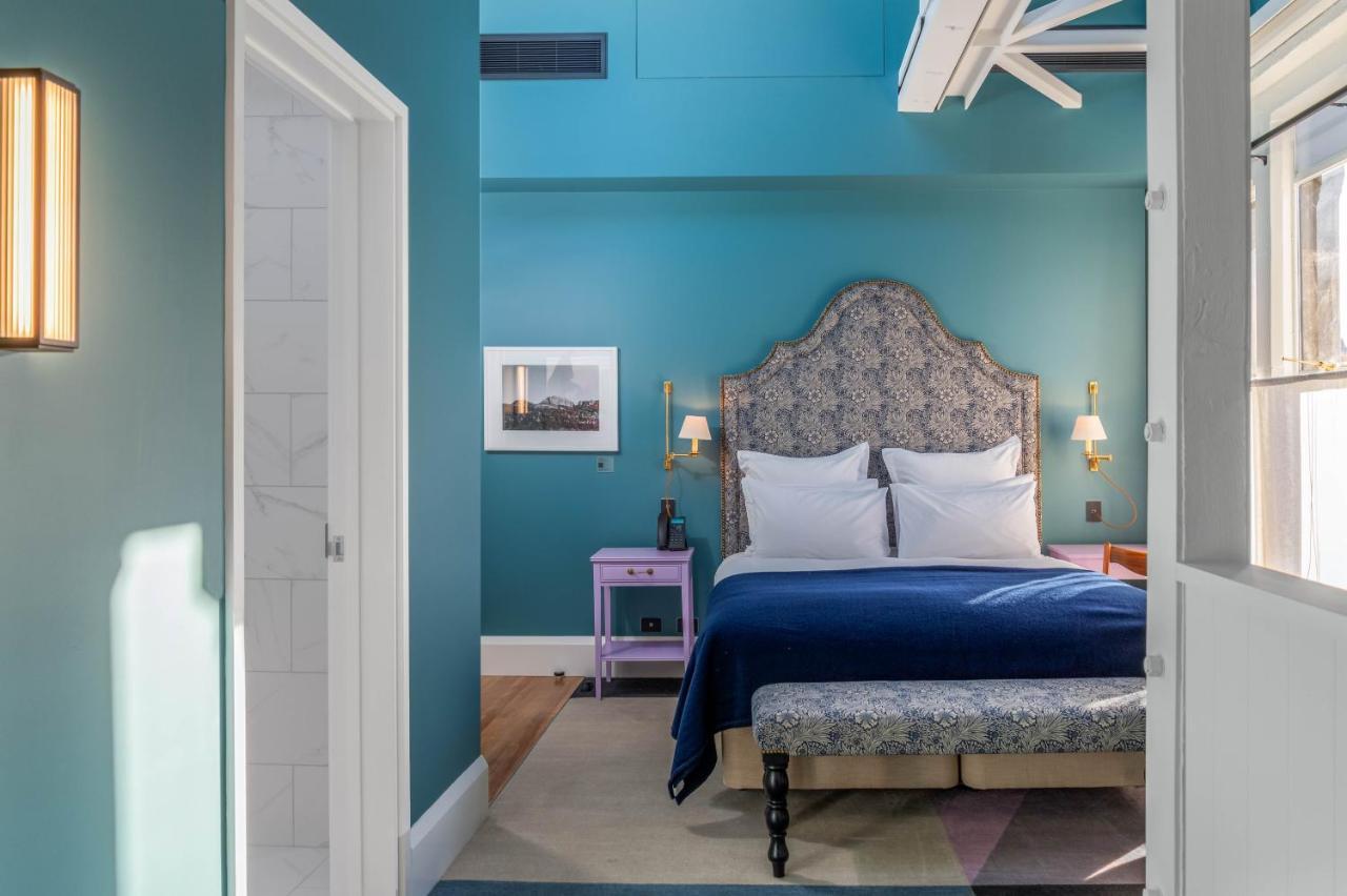 The Observatory Hotel Крайстчерч Екстер'єр фото A bedroom at the hotel