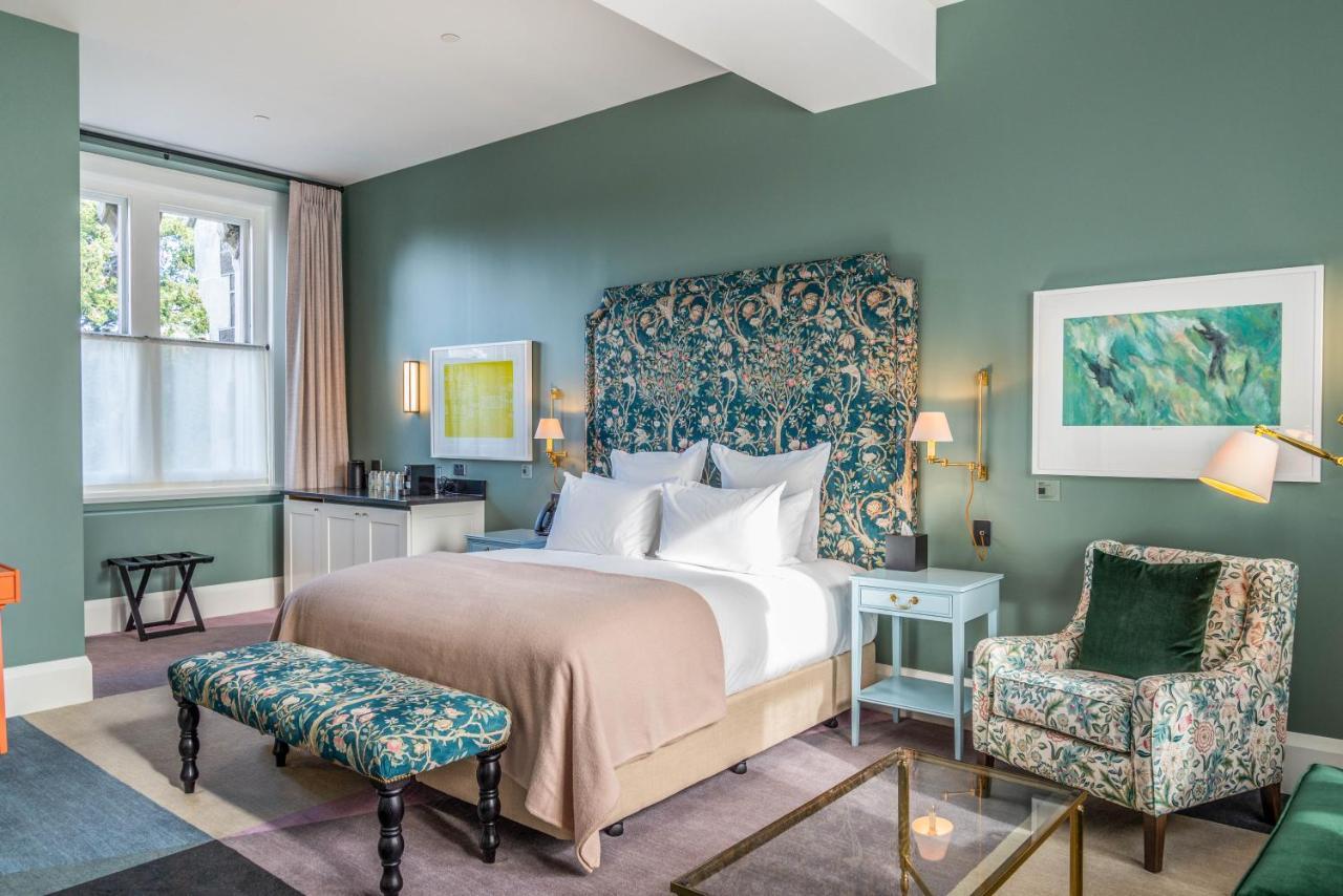 The Observatory Hotel Крайстчерч Екстер'єр фото A bedroom at the hotel