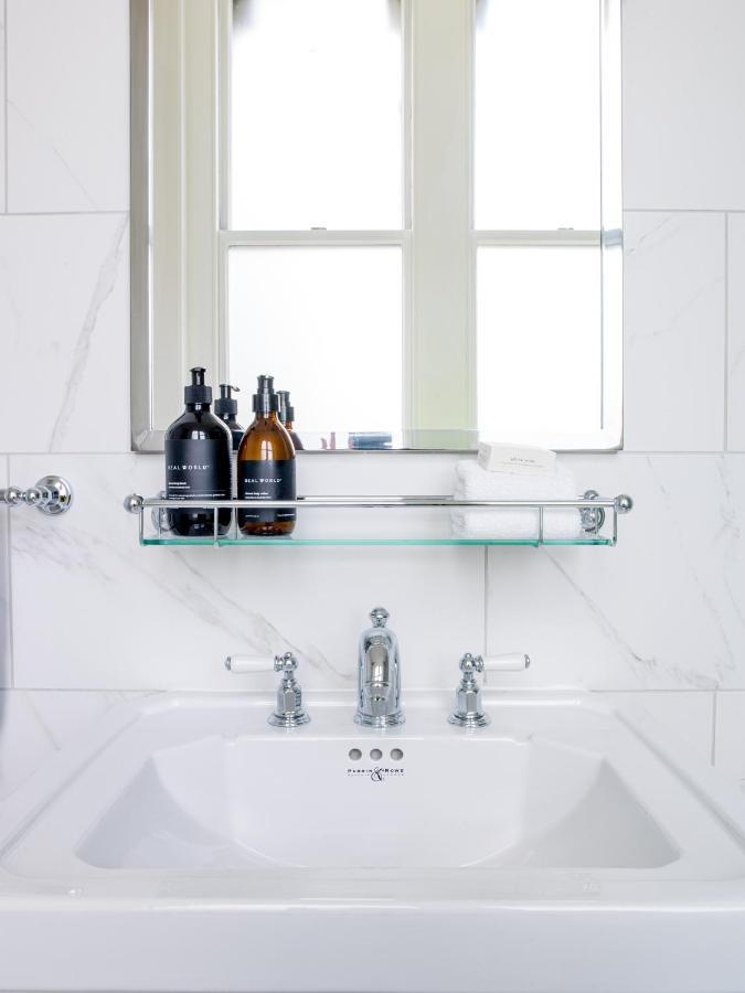 The Observatory Hotel Крайстчерч Екстер'єр фото A glass shelf