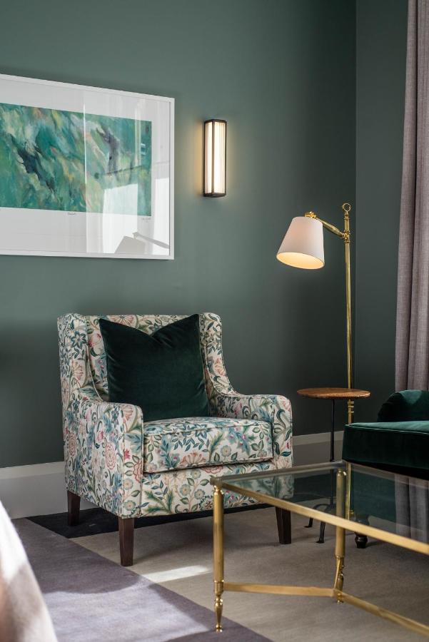The Observatory Hotel Крайстчерч Екстер'єр фото A floor lamp