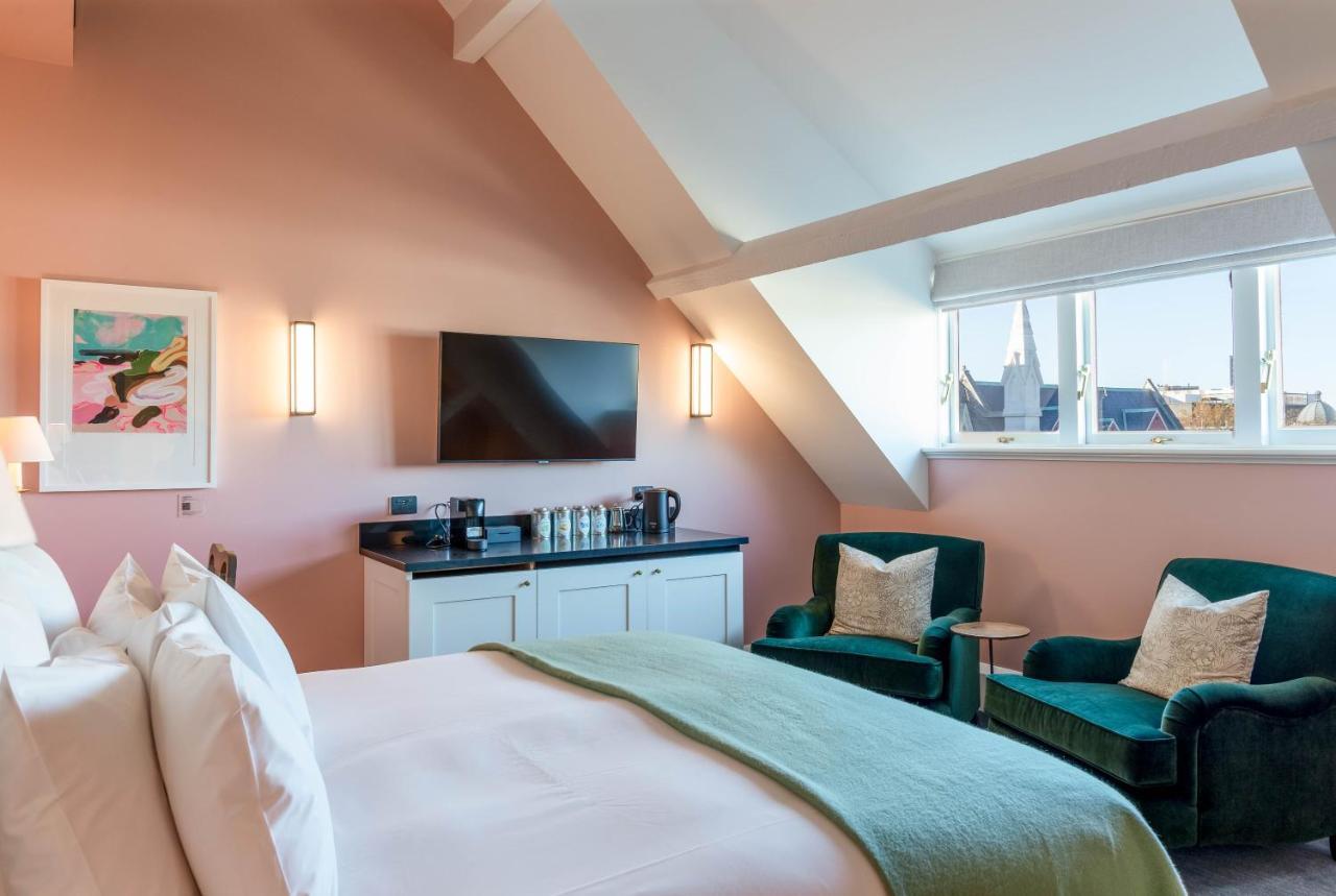 The Observatory Hotel Крайстчерч Екстер'єр фото A bedroom at The Ivy Collection