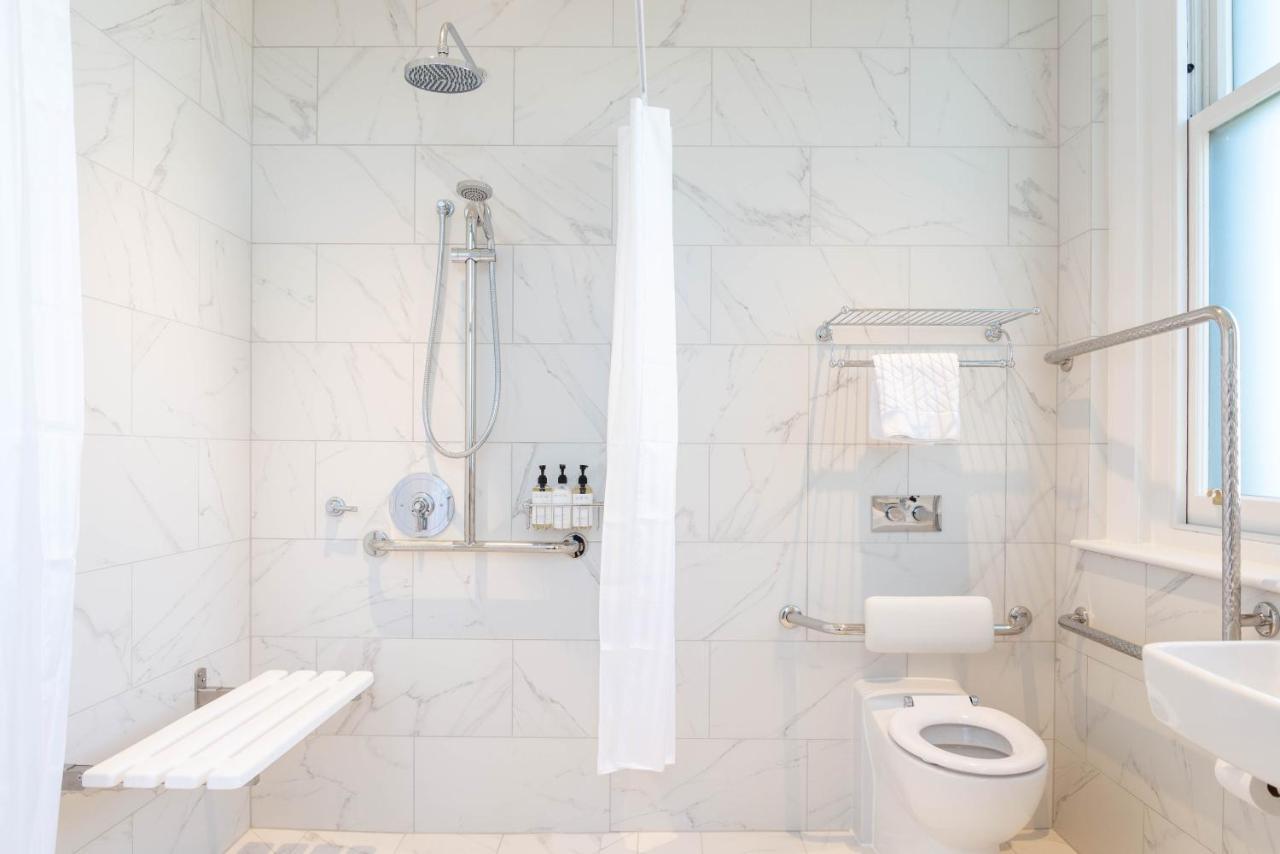 The Observatory Hotel Крайстчерч Екстер'єр фото A shower curtain