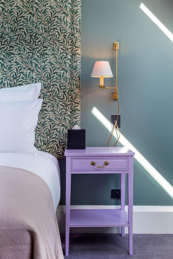 The Observatory Hotel Крайстчерч Екстер'єр фото A guest room at the Hotel Effie
