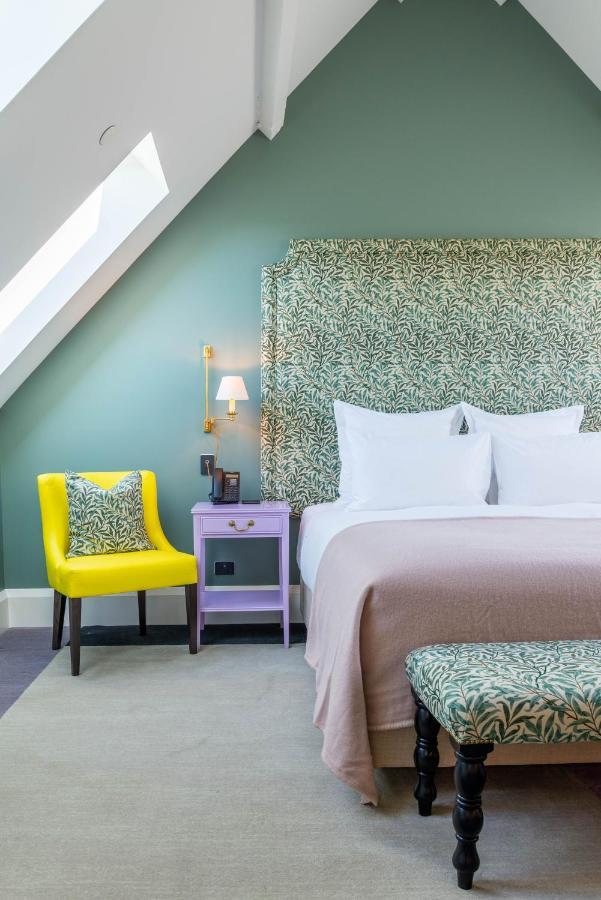 The Observatory Hotel Крайстчерч Екстер'єр фото A bedroom at the Hotel 57